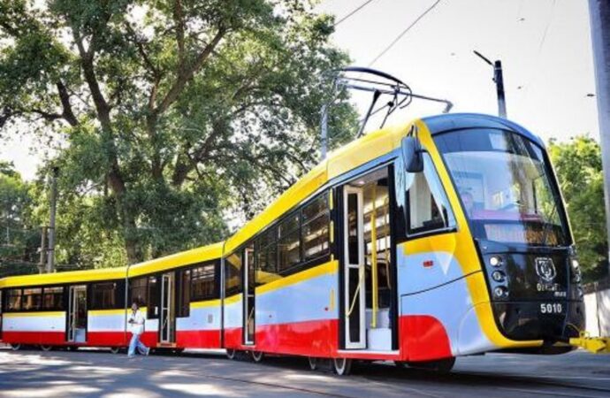 В Одессе временно прекратят работу три популярных трамвая