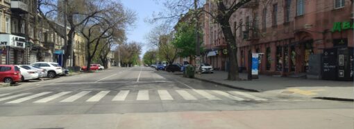 Ни людей, ни машин: одесские улицы во время продлённого комендантского часа