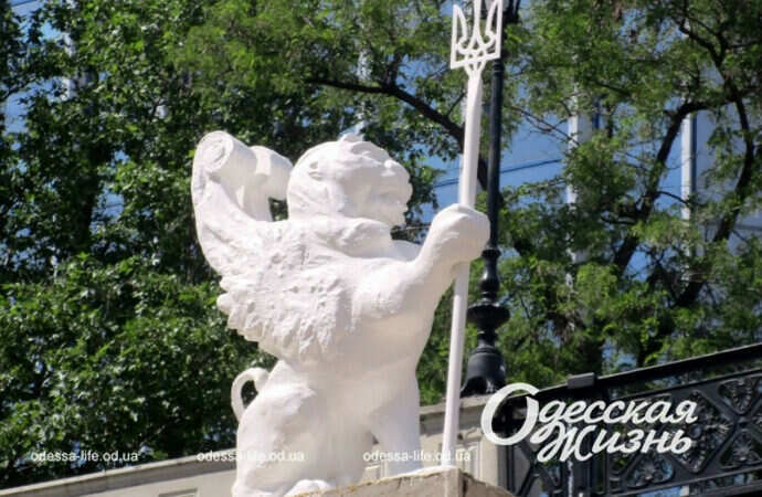 В Одессе появился новый грифон-талисман – где искать? (фото)