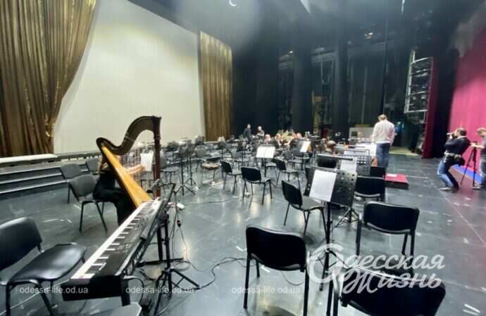 Одесский Оперный, кулисы