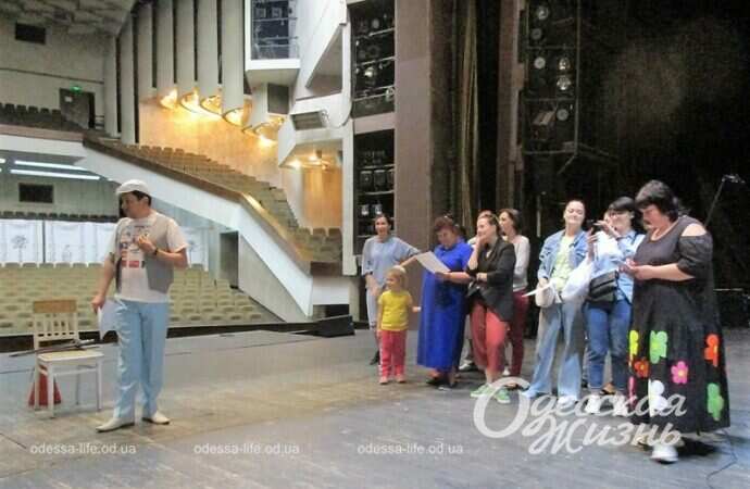 Музкомедия, сцена