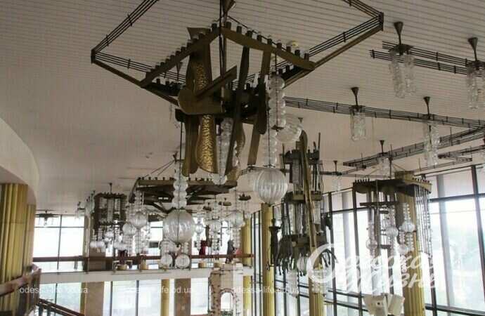 Музкомедия, люстра