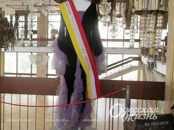 Музкомедия, костюм