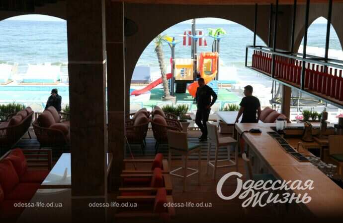 кафе на пляже