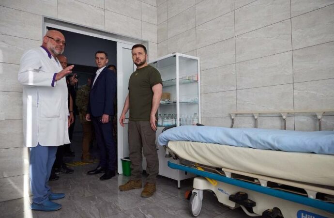 Зеленский в больнице3