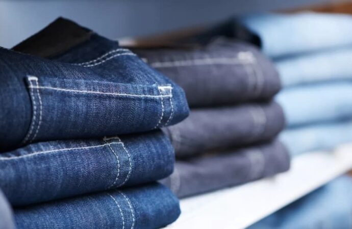 Как правильно выбрать мужские джинсы?
