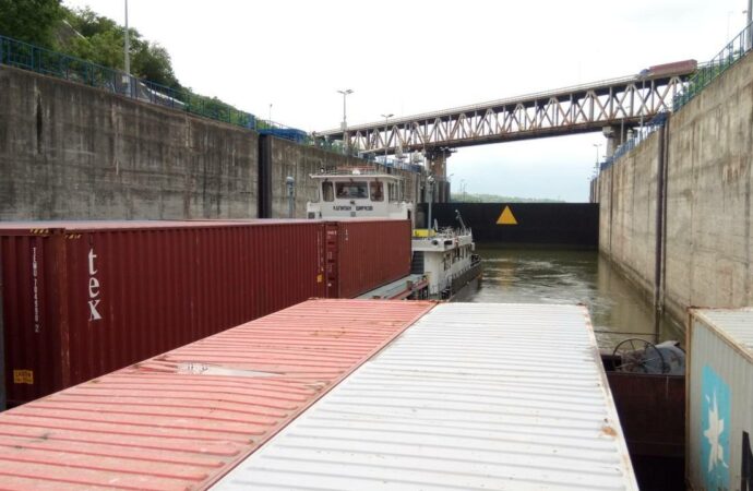Обход блокады: в Измаиле придумали запускать по Дунаю контейнерные караваны