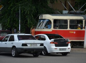 Одесские трамваи, ставшие из-за дождя, возобновили работу