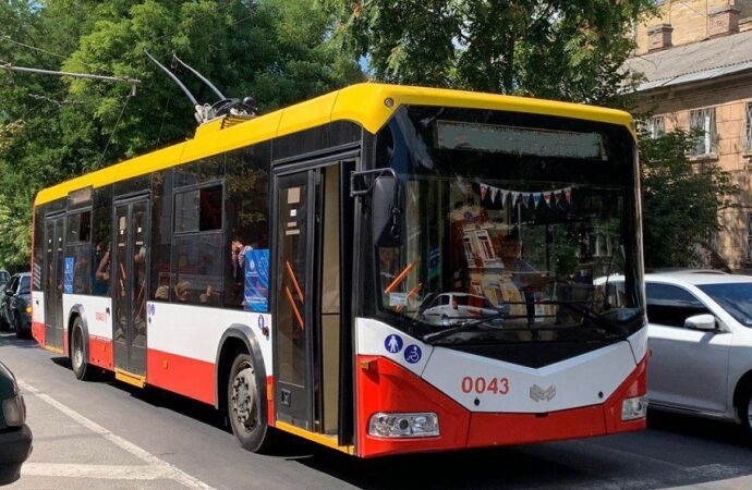 В Одесі скасували дві тролейбусні зупинки