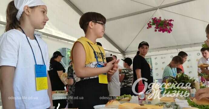 мини-Диснейленд в сквере Гамова6