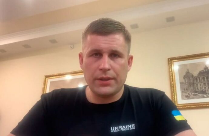 Глава Одеської ОВА: внаслідок удару ракетами по порту є поранені (відео)