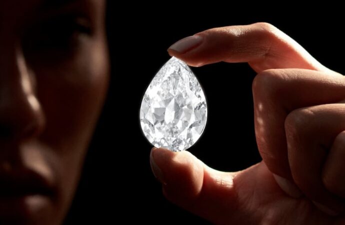 Як вигідно продати діаманти через скупку