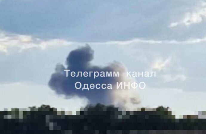 Рашисти вдруге атакували область ракетами: над одеськими передмістями дим (ОНОВЛЕНО)