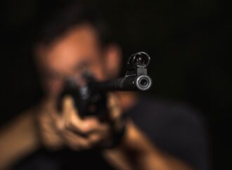 В Большом Дальнике мужчина застрелил юношу за слишком громкий отдых