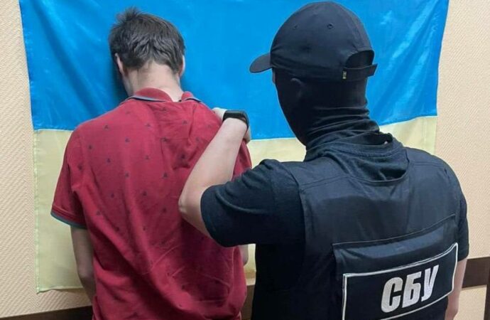 Собирал данные для обстрелов Одесской области: задержали медработника-шпиона (видео)