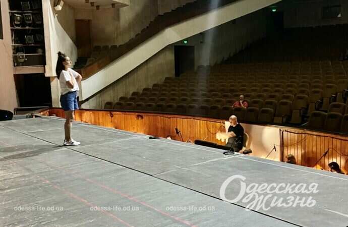 Одесская Музкомедия, сцена2