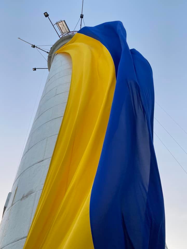 флаг Украины украсил Воронцовский маяк