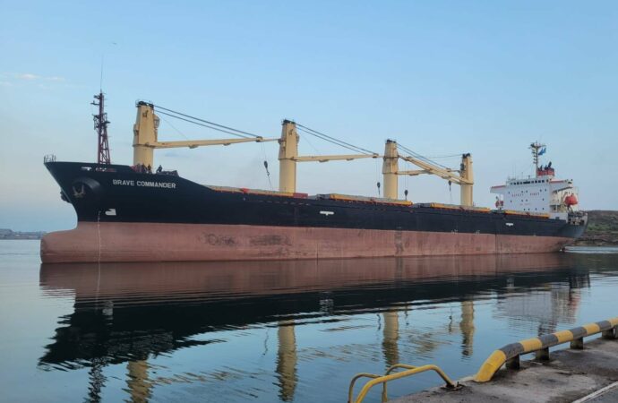 Итоги дня: судно по программе ООН повезло зерно из Одессы голодающим в Африку
