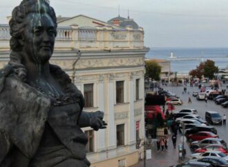 Мэр Одессы высказался об идее сноса памятника Екатерине II