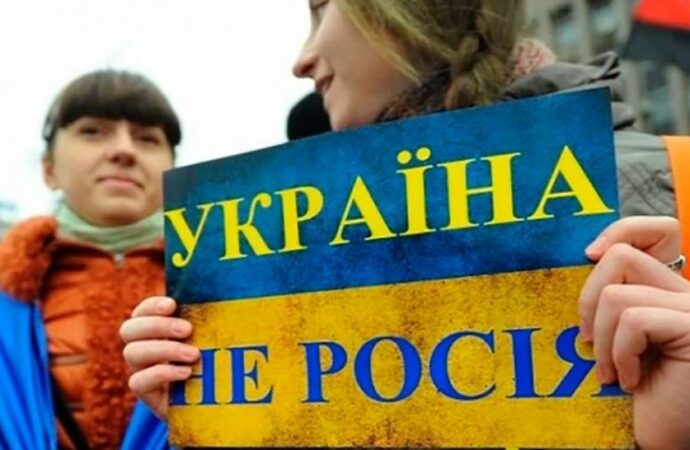 Новые законы Украины и страны-агрессора: так чей режим «фашистский»?