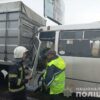 В Одесі маршрутка врізалася у вантажівку: постраждали пасажири