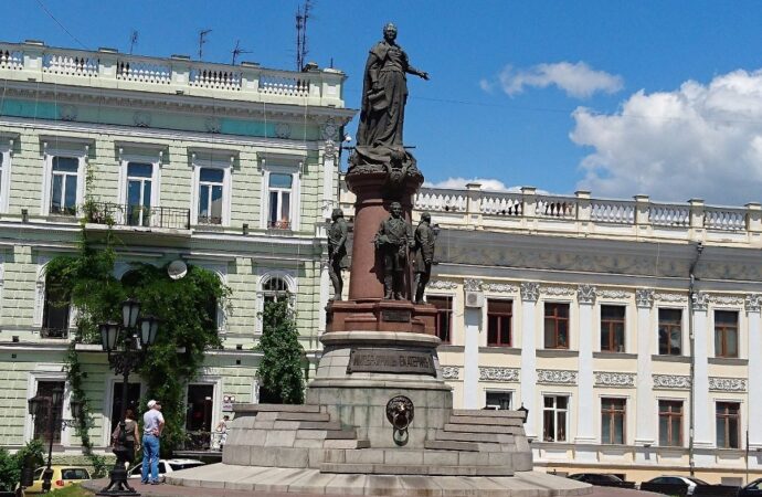 В Одесі стартувало електронне опитування про долю пам’ятника Катерині