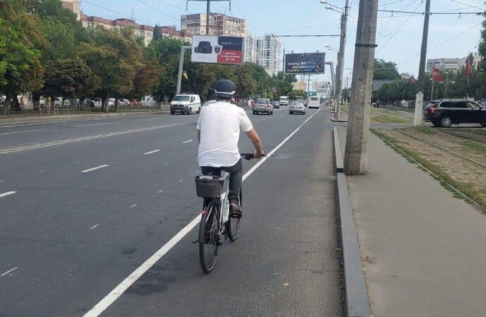 Велодорожки в Одессе: ехать по Люстдорфской дороге стало еще комфортнее (фото)
