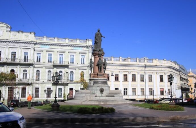 Сегодня завершается опрос о судьбе памятника Екатерине II