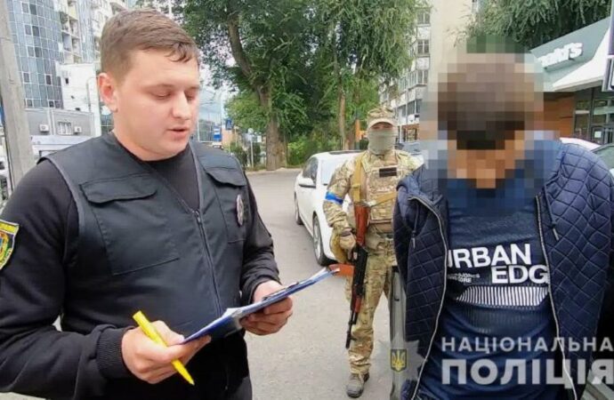 В Одессе задержали очередного любителя заработать на «уклонистах» (видео)