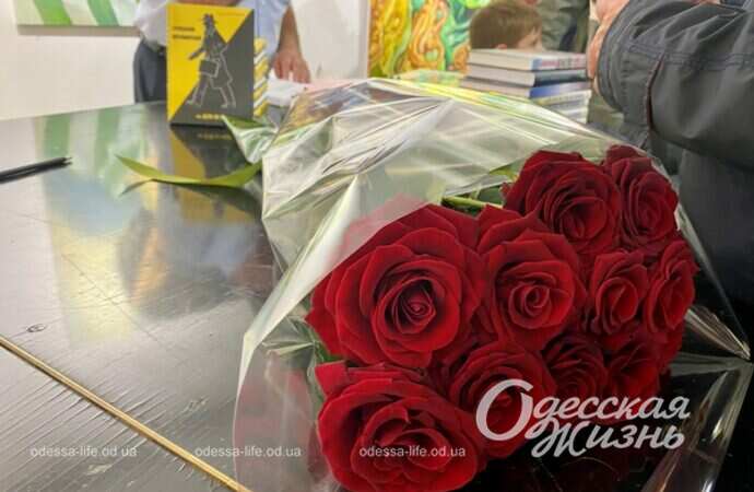 Презентация новой книги Аркадия Рыбака, розы