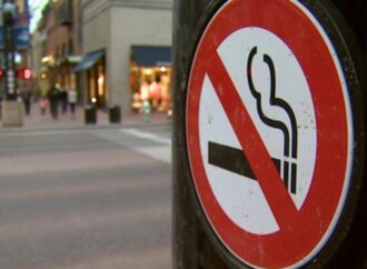 Як поскаржитися на паління у громадському місці