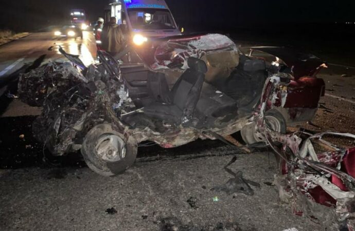 Смертельная авария на трассе Одесса – Киев: грузовик раздавил легковушку