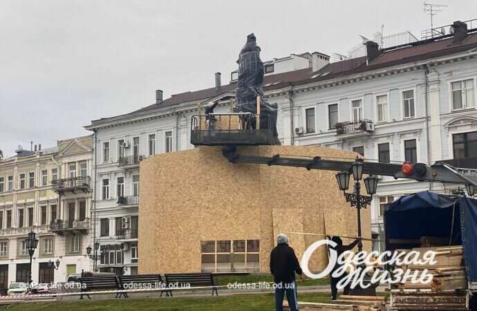 В Одесской мэрии рассказали о судьбе памятника Екатерине ІІ и что будет на его месте (видео)