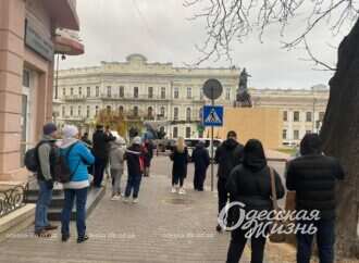 Памятники Екатерине II и Суворову все: горсовет принял решение их демонтировать