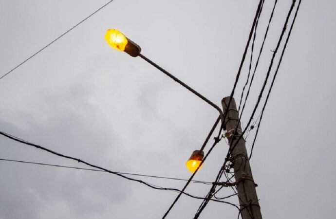 Чому в Одесі вдень горять вуличні ліхтарі, якщо майже все місто без світла