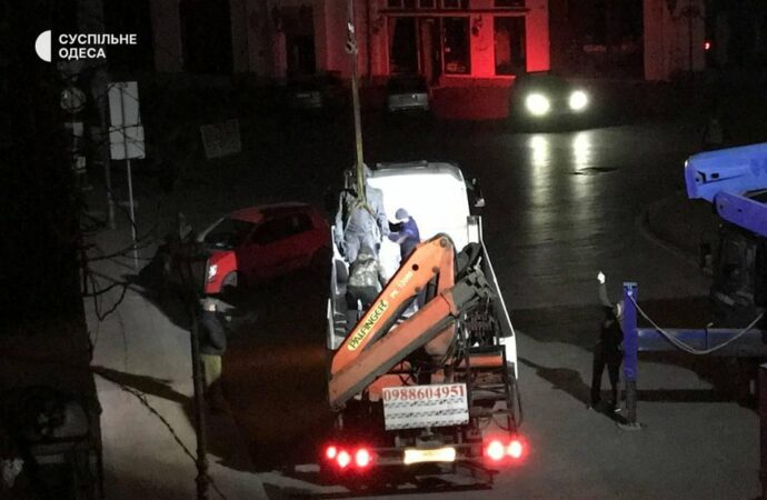 Демонтаж памятника екатерине Второй в Одессе2