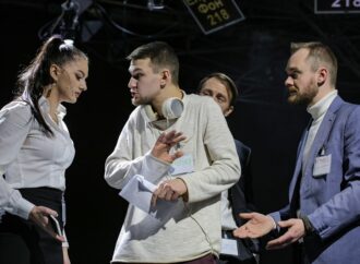 Премьера в Одесском украинском театре: собеседование или триллер? (фоторепортаж)