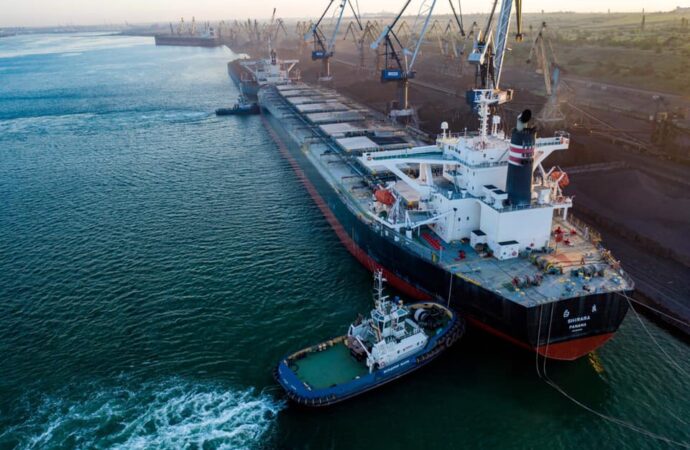 Директор порта в Одесской области присвоил более миллиона