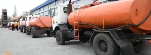 Де є вода в Одесі, а куди ії підвозитимуть вантажівками (адреси)