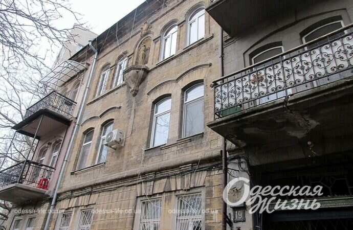 "Дом со святой" на одесской Молдаванке