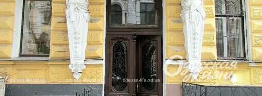 Одеський будинок Навроцького: історичним дверям повернули первозданну красу