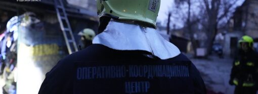 Пожежа в Одесі: на Молдаванці врятували господаря захаращеної квартири (фото)