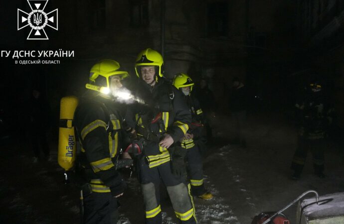 На улице Жуковского в Одессе горел хостел (фото и видео)