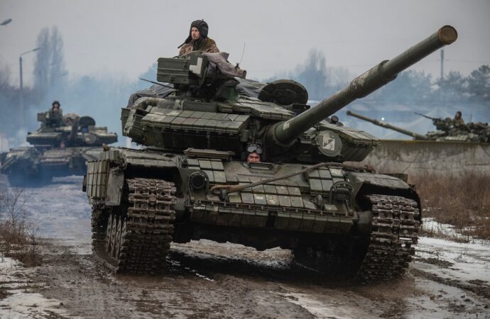 Война в Украине, день 332-й: враг ежедневно несет огромные потери
