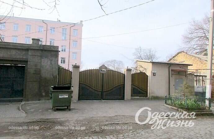 Одесская улица Садиковская, ворота