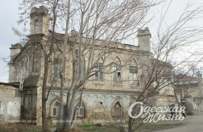 Старейший дом на Пастера