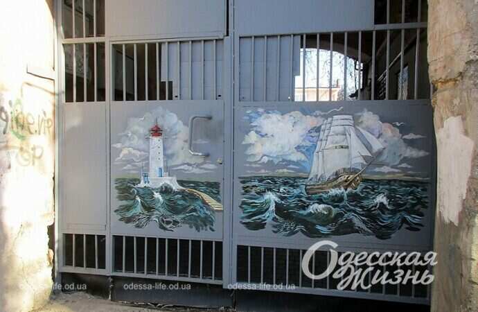 Ворота с маяком на Молдаванке