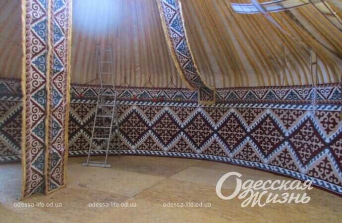 Казахская юрта в одесском парке