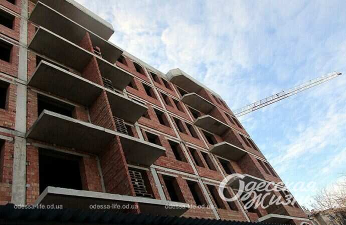 Новострой на бульваре Жванецкого