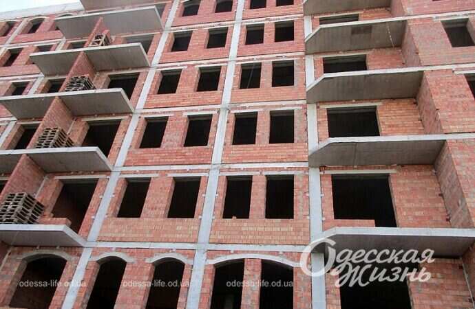 Стройка в Одессе на бульваре Жванецкого